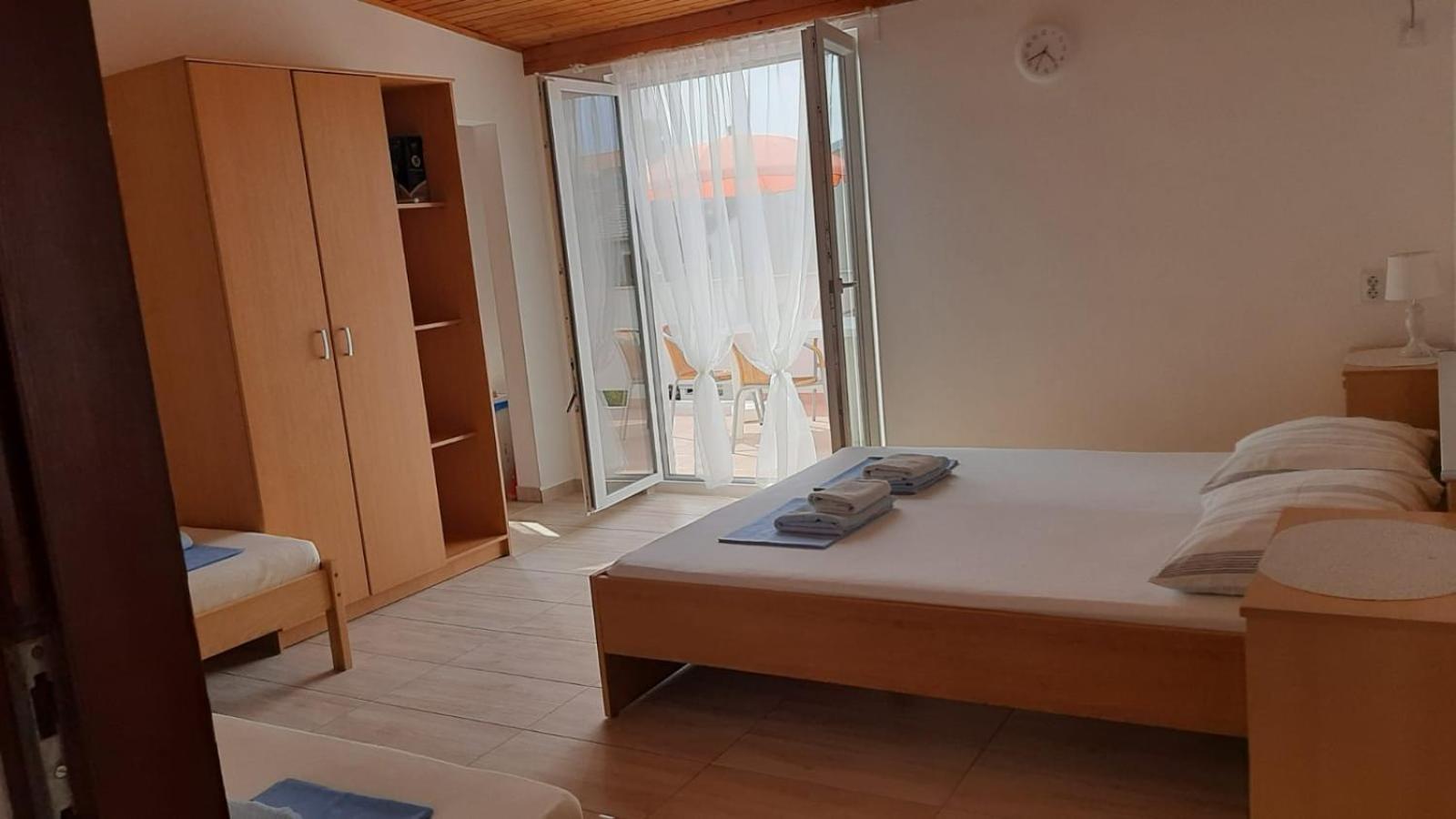 Apartments Dado Novalja Eksteriør billede